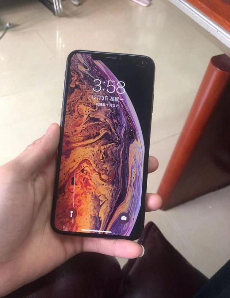 iPhoneXSMax降价真快二手机不足8000元就拿下