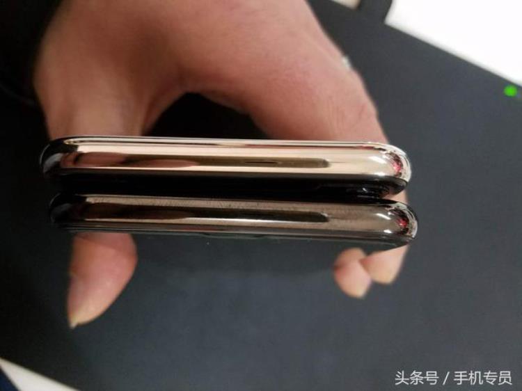 iphonex黑色白色哪个好「五千多就能入手iPhoneX黑/白色各来一台对比你选那台」