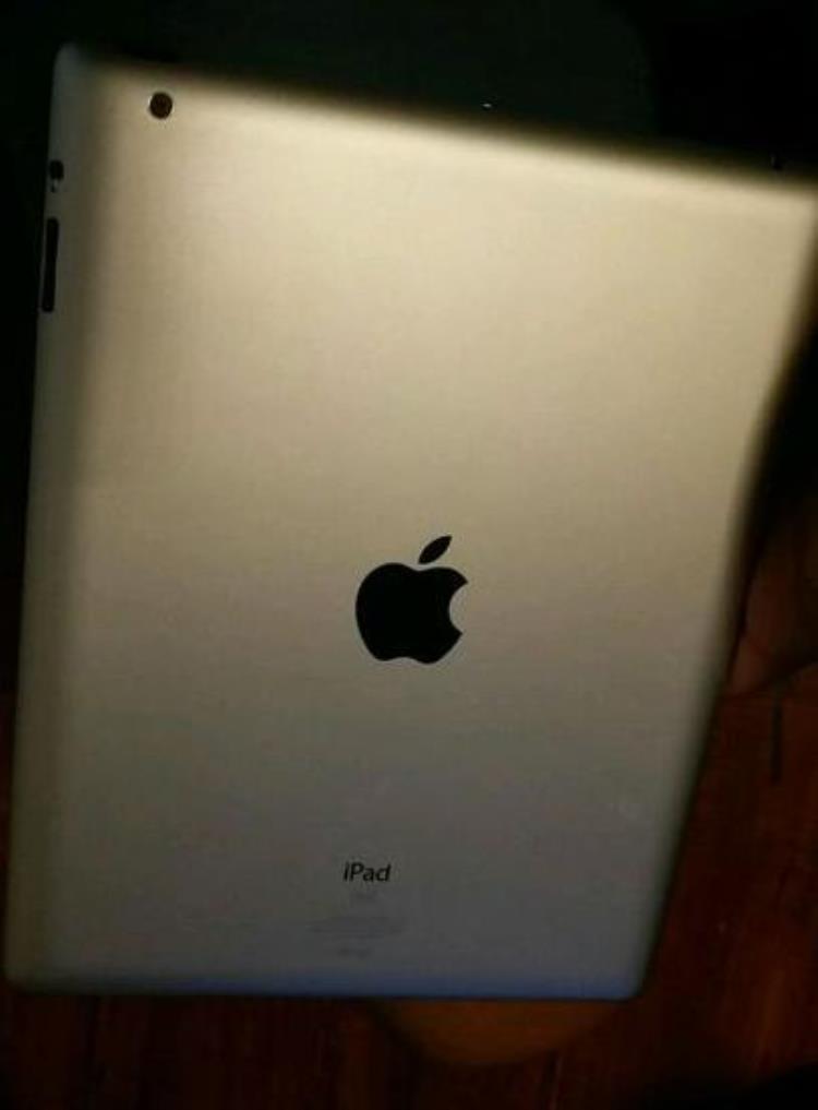 6年前的iPad2卖家要价649元挂了一个月也无人问津