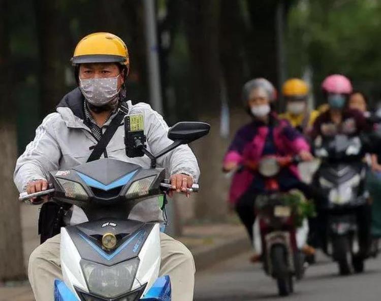 电动车电瓶为什么会不耐用「现在才知道电动车电瓶为什么越来越不耐用答案找到了」