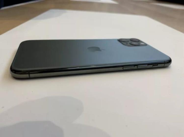 苹果发布会现场实拍iPhone11系列最低5499元iPadAppleWatch低调陪跑