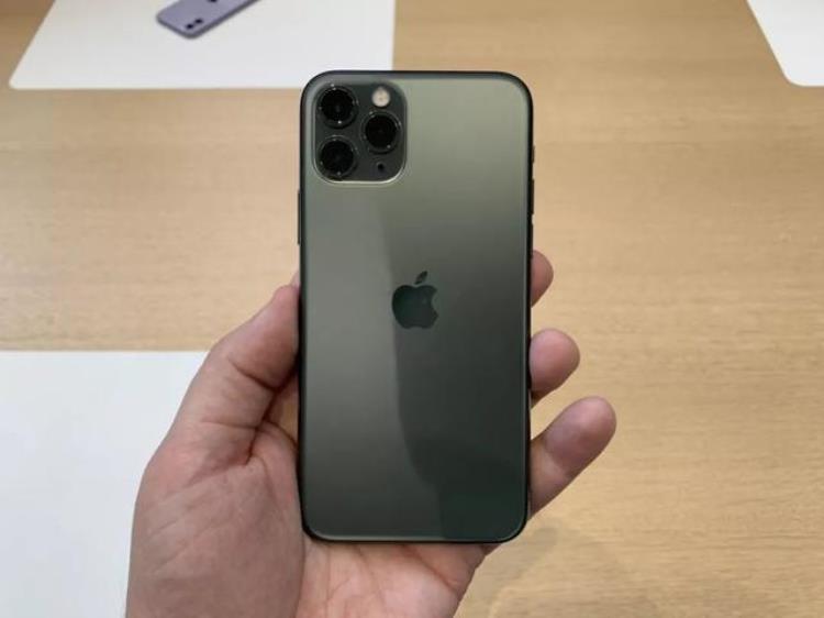 苹果发布会现场实拍iPhone11系列最低5499元iPadAppleWatch低调陪跑