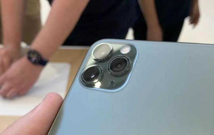 苹果发布会现场实拍iPhone11系列最低5499元iPadAppleWatch低调陪跑