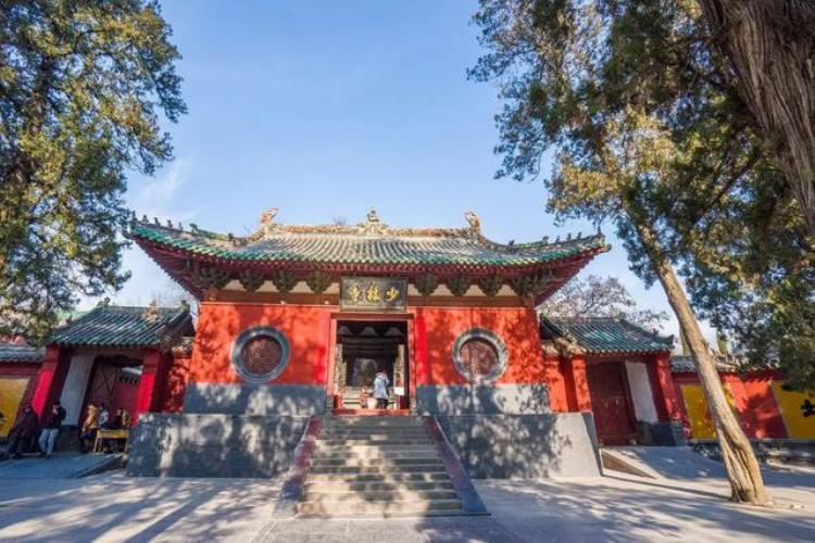 为什么中国的寺庙都要门票「为何国内寺庙会收门票而国外教堂却不收费原因其实很简单」