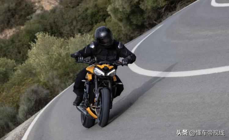 凯旋车型大全「新车97895元起凯旋全新STREETTRIPLE765上市三缸动力提升」