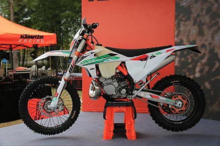 92980元起KTM300/350EXC两员猛将换装上市