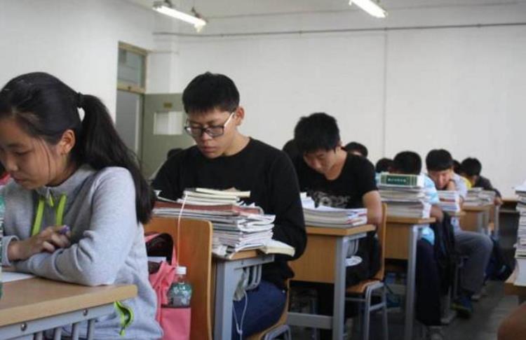 在学习上为什么特别强调自主性学习的重要性