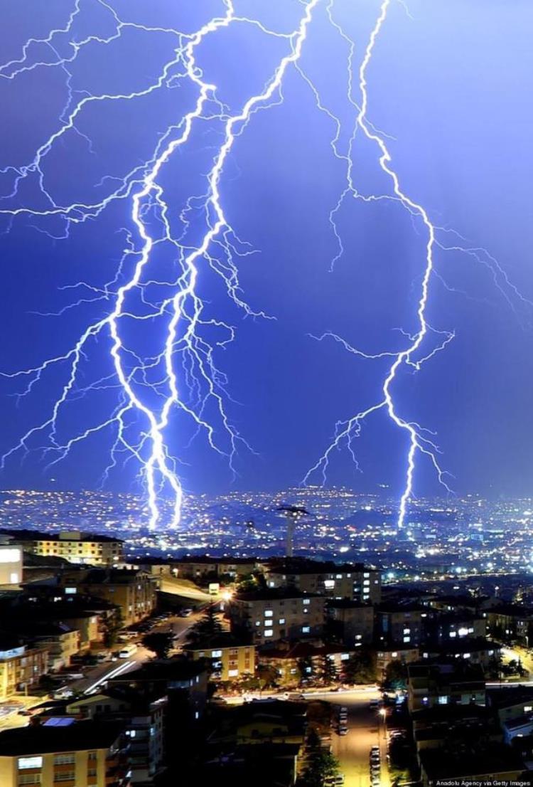 雷雨天漏电保护器老是跳闸到底是怎么回事「为什么家里的漏保遇见雷雨天气就容易跳闸原因很复杂」