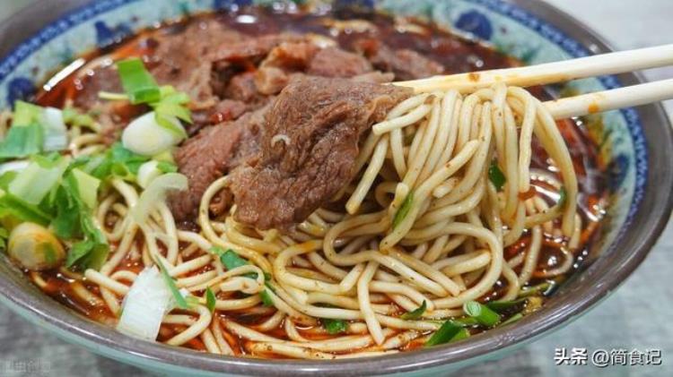 中国哪里的牛肉面好吃「全国哪里的牛肉面好吃经过评选这5个地方上榜你吃过哪几种」