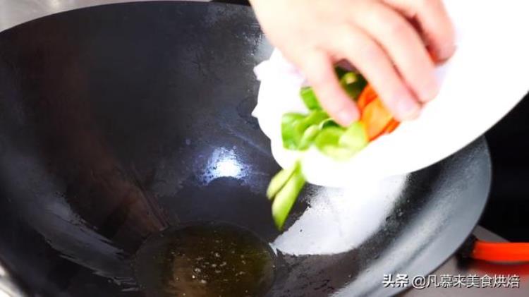 炖牛肉能不能放大料和花椒「牛肉忌放什么调料花椒大料葱醋都是常用的赶紧看看吧」