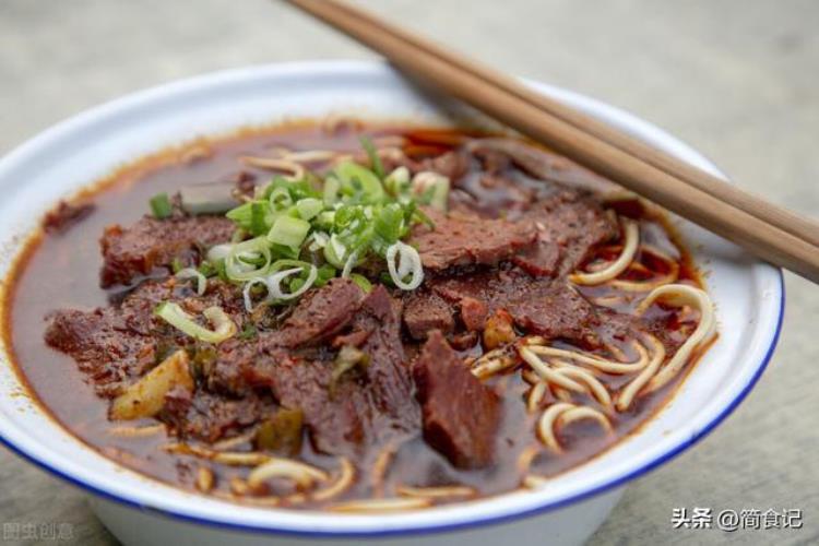 中国哪里的牛肉面好吃「全国哪里的牛肉面好吃经过评选这5个地方上榜你吃过哪几种」