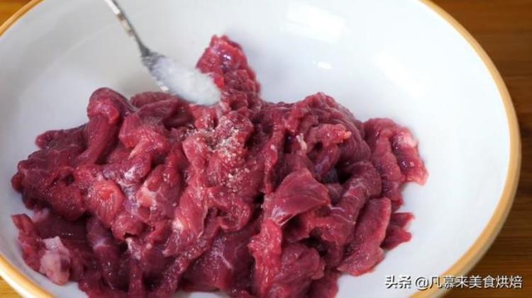 炖牛肉能不能放大料和花椒「牛肉忌放什么调料花椒大料葱醋都是常用的赶紧看看吧」