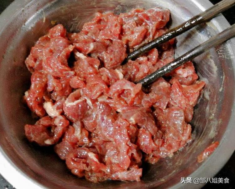 炒的牛肉如何腌制「炒牛肉时牢记腌制方法炒好不怕嚼不动每一口都嫩滑味香」