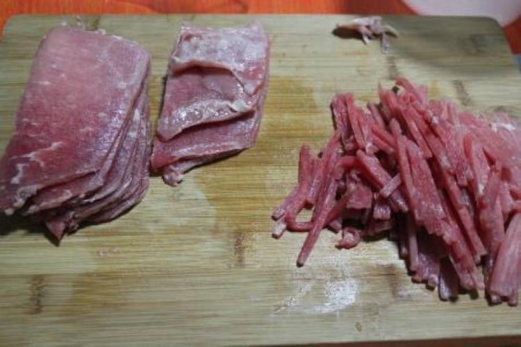 炒牛肉会酸「健康小知识炒牛肉不好吃还发酸看看是不是中了这几招」