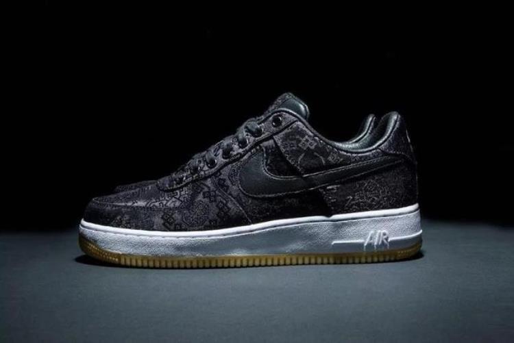 你们知道吗CLOT联名AirForce1粉丝绸在国内SNKRS上线了