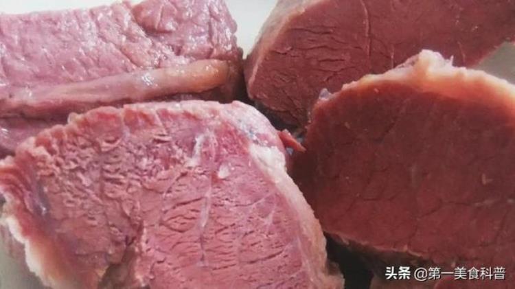 加亚硝酸盐的牛肉什么样「没人会告诉你亚硝酸盐毒牛肉长什么样今天我来说看完告知家人」