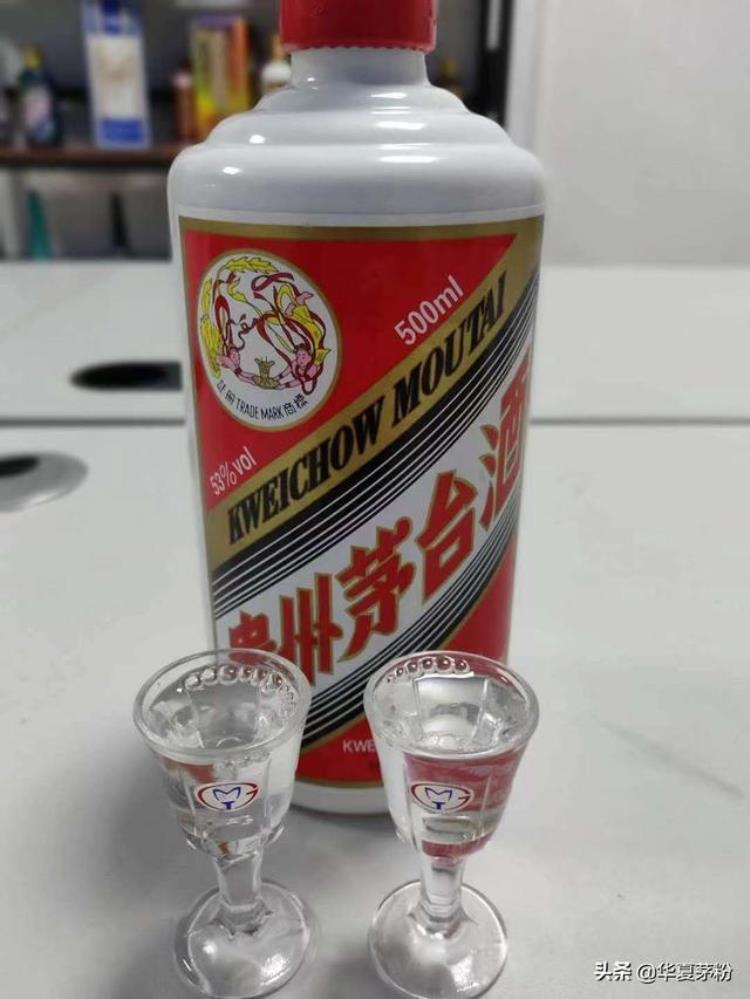 倒白酒的时候起沫的是好酒吗「倒白酒的时候起沫的是好酒吗」