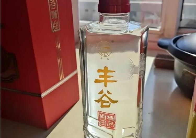 同是酒精勾兑凭什么纯粮酿造可以喝三精一水却不能碰