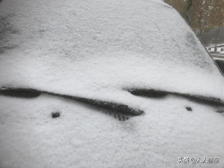 下雪的时候刹车咯噔响「下雪了踩刹车时听到滋滋的声音还伴随咯噔咯噔的正常吗」