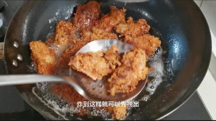 鸡翅裹面包糠怎么做「炸鸡怎样裹面包糠」