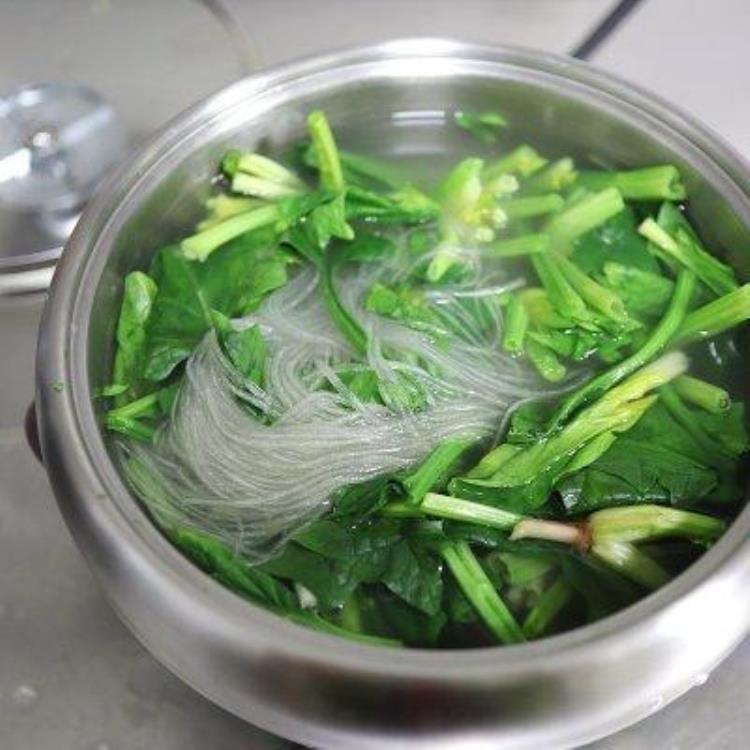 少油少盐的食物「少盐饮食轻松生活蚝油牛肉菠菜粉丝」