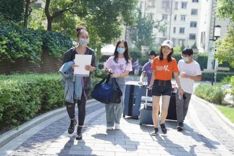 大学生为什么转专业「大学转专业的困境张雪峰一针见血学得好为什么要转专业」