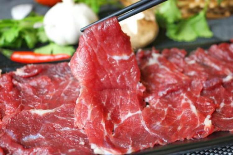 泛着绿光的牛肉能吃吗「牛肉泛绿光还能吃吗真相并不简单」