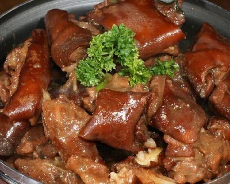 为什么能吃牛肉不能吃狗肉,牛肉与狗肉相宜吗