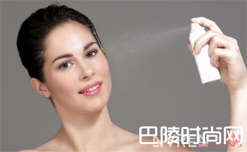 Sisley 希思黎花香保湿喷雾简介 Kiehl’s 科颜氏仙人掌花人参保湿喷雾简介REN 面部喷雾简介Caudalie“皇后水”葡萄活性保湿喷雾简介Omorovicza匈牙利皇后水限量版简介