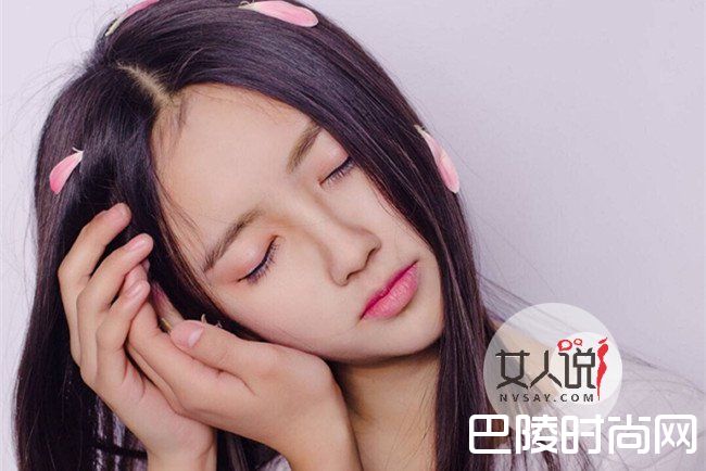 化淡妆时如何淡化眼袋 淡化眼袋的技巧