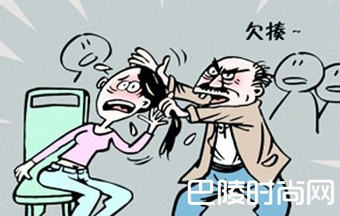 老人地铁飚英语怎么回事？说了什么话