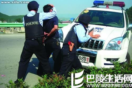 民警失血追击歹徒 失血量为常人一半