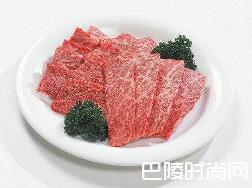 生吃坚果能瘦身 吃黑麦面包也能减肥正确吃瘦肉能减肥大葱肉桂调味又减肥葡萄酒减肥