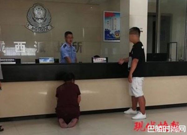 单亲妈妈姚艳派出所下跪 求警察逮捕嗜赌儿