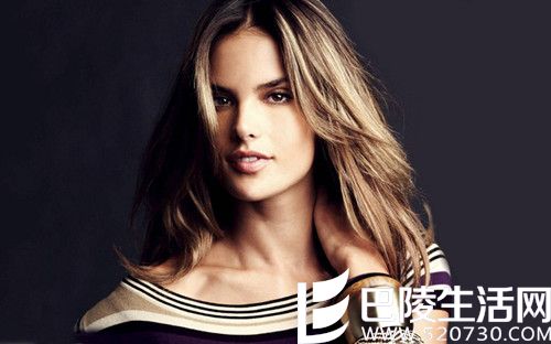 斯嘉丽·约翰逊护肤方法 Kat Dennings护肤方法Jessica Alba护肤方法Candice Swanepoel护肤方法Elle Fanning护肤方法