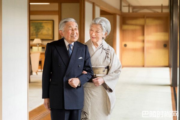 明仁天皇喜迎60周年钻石婚 平民皇后美智子引领皇室