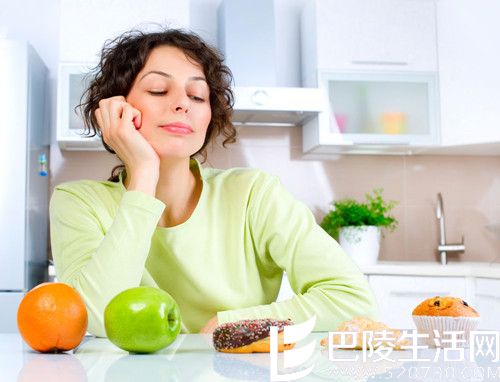 节食减肥会引起便秘 运动后补偿性进食认为吃辛辣食物可以减肥空腹运动有损健康不可能实现的局部减肥