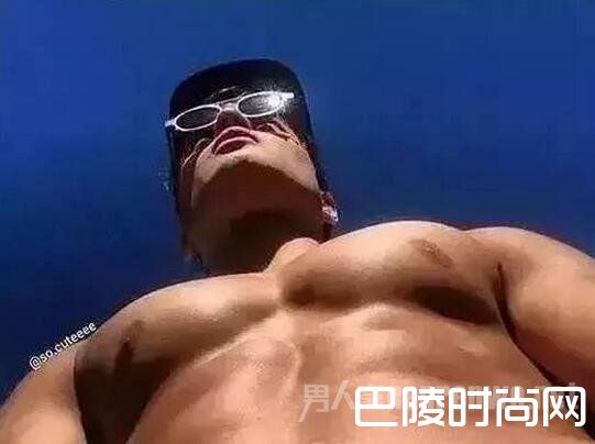 男生怎么自拍显胸大 你不想学？我不信