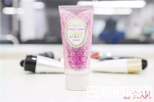 Heynature（黑色BB霜） CANMAKE BB霜谜尚（大红）BB霜谜尚（紫红）BB霜Heynature （珍珠白）BB霜ETUDE HOUSE BB霜DR JART+ BB霜HAN SKIN BB霜DR G BB霜SKIN 79 BB霜