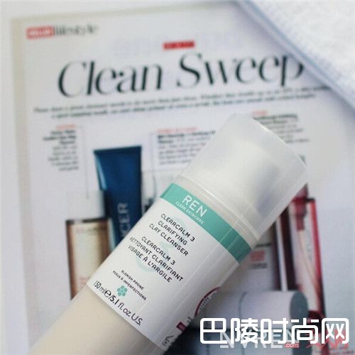 Sisley 希思黎花香保湿喷雾简介 Kiehl’s 科颜氏仙人掌花人参保湿喷雾简介REN 面部喷雾简介Caudalie“皇后水”葡萄活性保湿喷雾简介Omorovicza匈牙利皇后水限量版简介