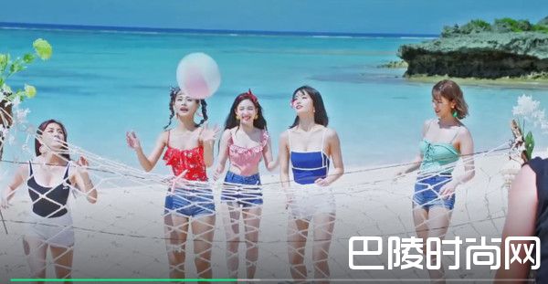 女团TWICE为新歌MV海边取景 泳圈测身材