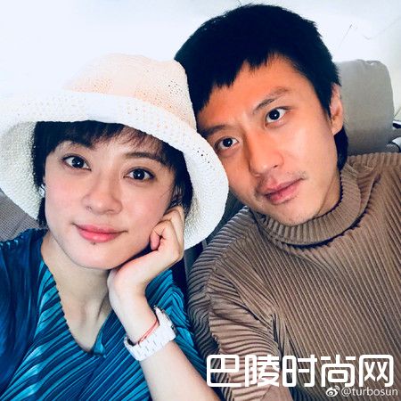 孙俪邓超结婚7周年晒自拍 儿女双全事业丰收呀