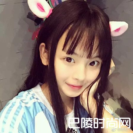 杨超越13张素颜旧照曝光 长相甜美获第三名哭瞎