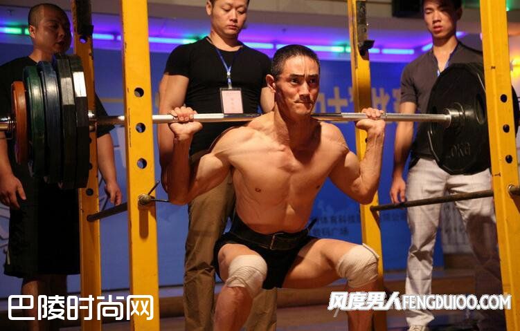 练深蹲做个有战斗力的男人 深蹲怎么练？深蹲的好处