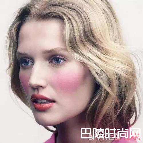 Bésame品牌简介 Bésame经典唇膏简介Bésame Setting Face Powder产品简介Ciate London品牌简介Ciaté London Eyeshadow Palette眼影盘简介Huda Beauty Liquid Matte Lipstick液体唇膏简介Ilia彩妆品牌简介KJAER WEIS品牌简介KJAER WEIS Eye Shadow单色眼影简介lilah.