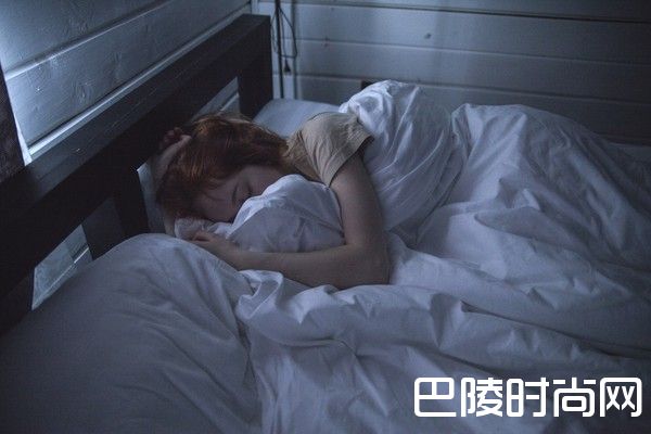 结婚后婆婆睡一起 媳妇忍5年崩溃离婚