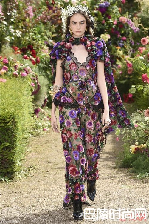 Rodarte Rodarte 2018春夏度假系列简介 Zuhair Murad2018早春度假系列品牌简介Giambattista Valli2018早春度假系列品简介Brock Collection2018早春度假系列品牌简介Carolina Herrera2018春夏度假系列简介2018早春度假系列品牌裙子都有哪些