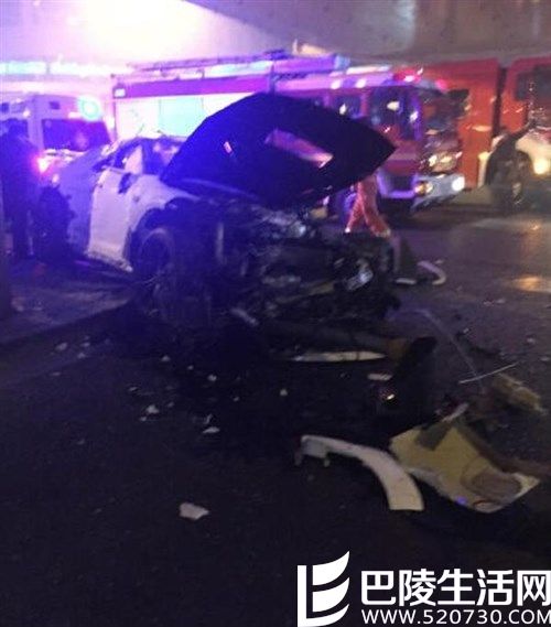 上海发生GTR等豪车车祸 事发时正网络直播开车