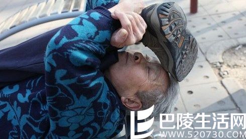 西安72岁功夫奶奶上演一字马 做引体向上不费劲