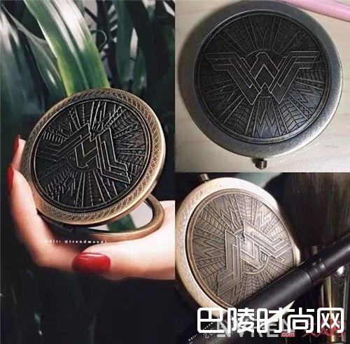 Luxie Beauty X Wonder Woman联名产品 Lorac cosmetics X Pirates of the Caribbean联名产品Kylie cosmetics X Khloe Kardashian联名产品Estee Lauder X Victoria Beckham联名产品Becca X Chrissy Teigen联名产品The face shop X Kakao f